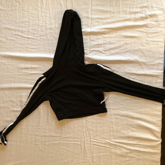 Fashion nova cropped hoodie with pants - Picture 3 of 4